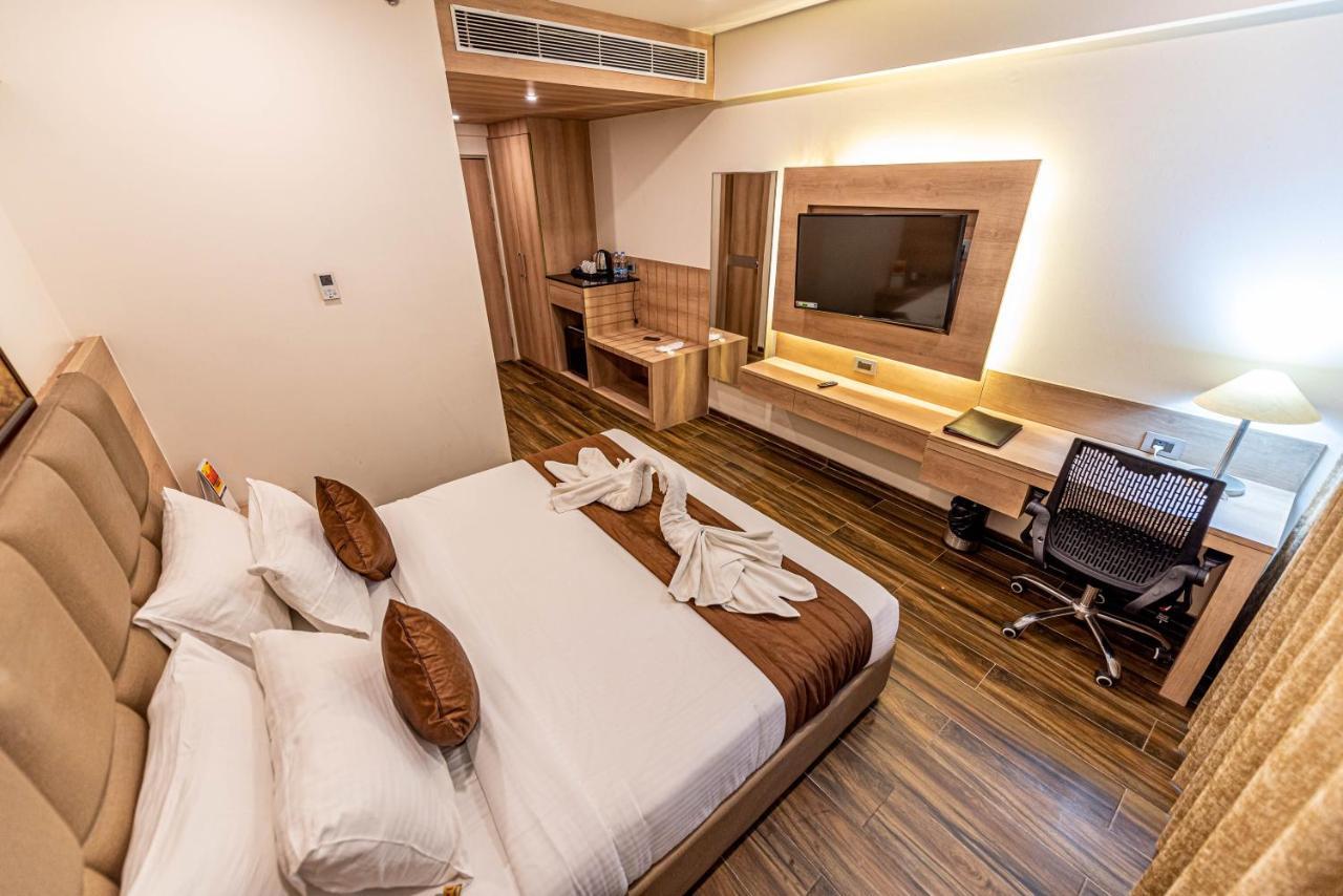 The Elite Lucknow Convention Hotel Экстерьер фото