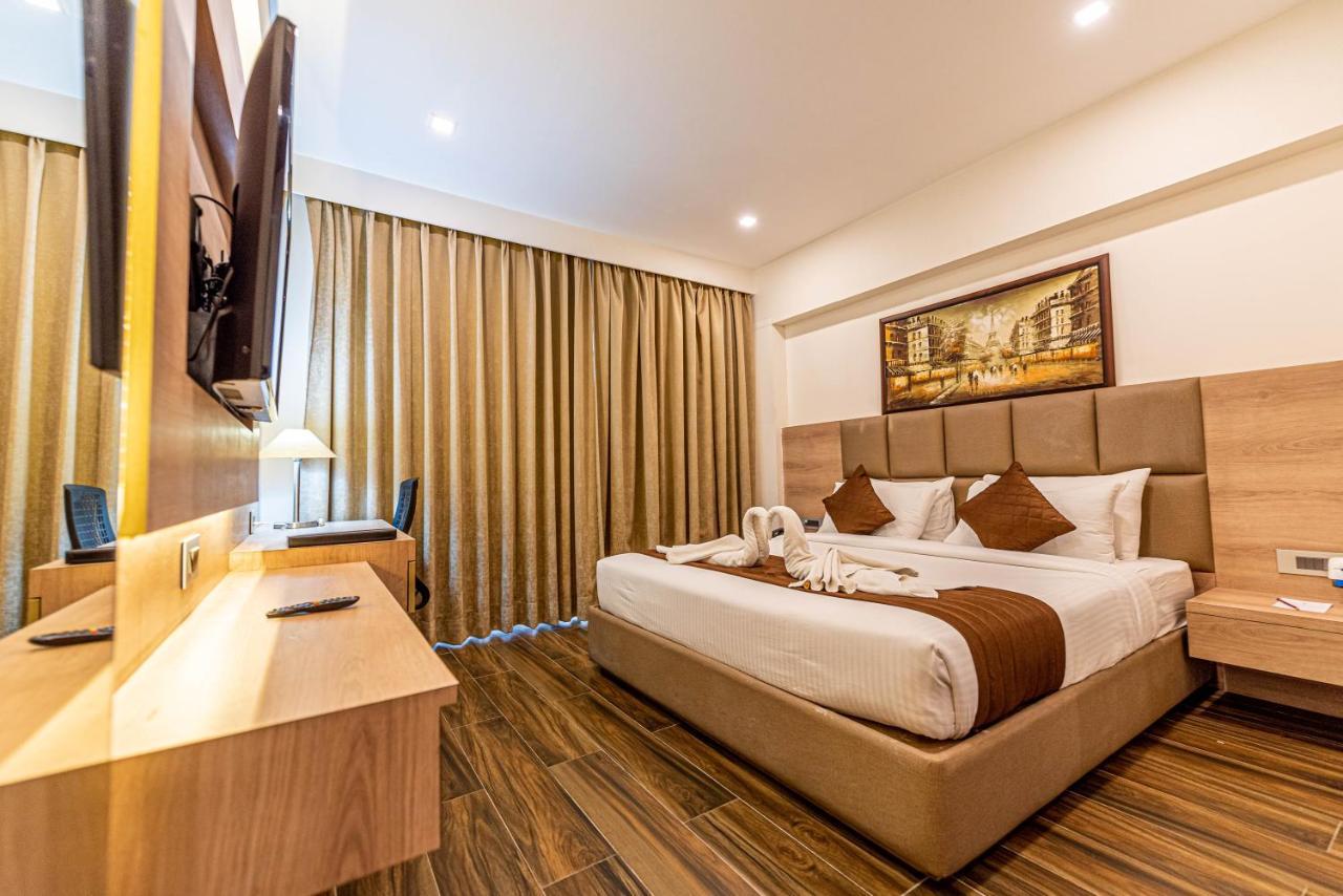 The Elite Lucknow Convention Hotel Экстерьер фото