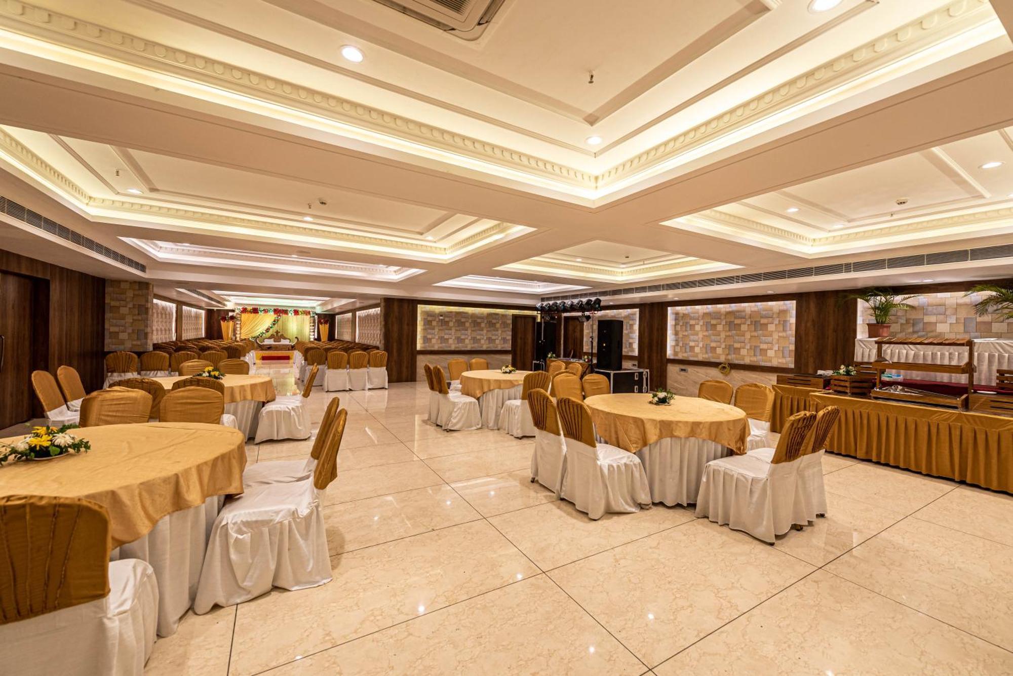 The Elite Lucknow Convention Hotel Экстерьер фото
