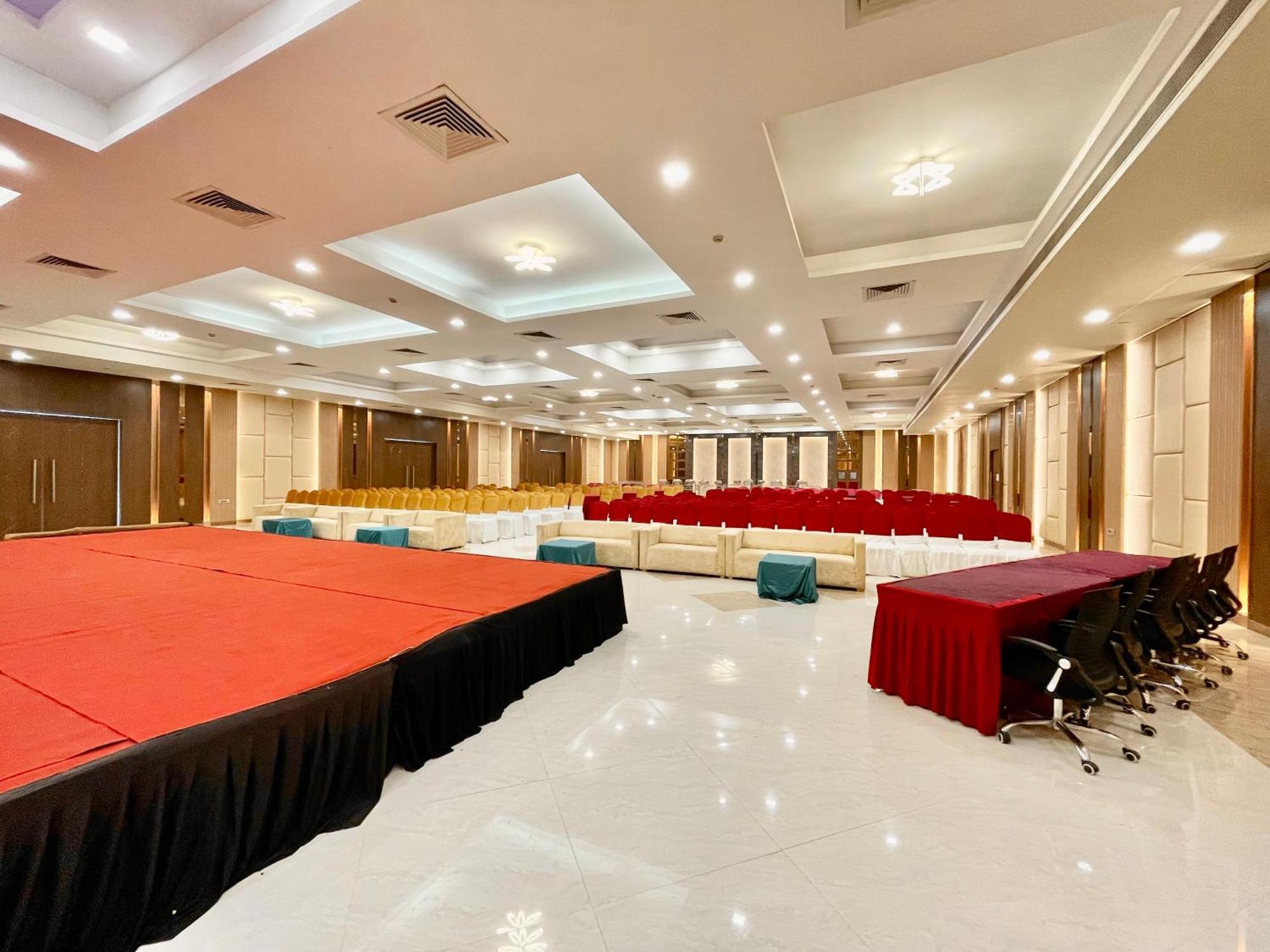 The Elite Lucknow Convention Hotel Экстерьер фото