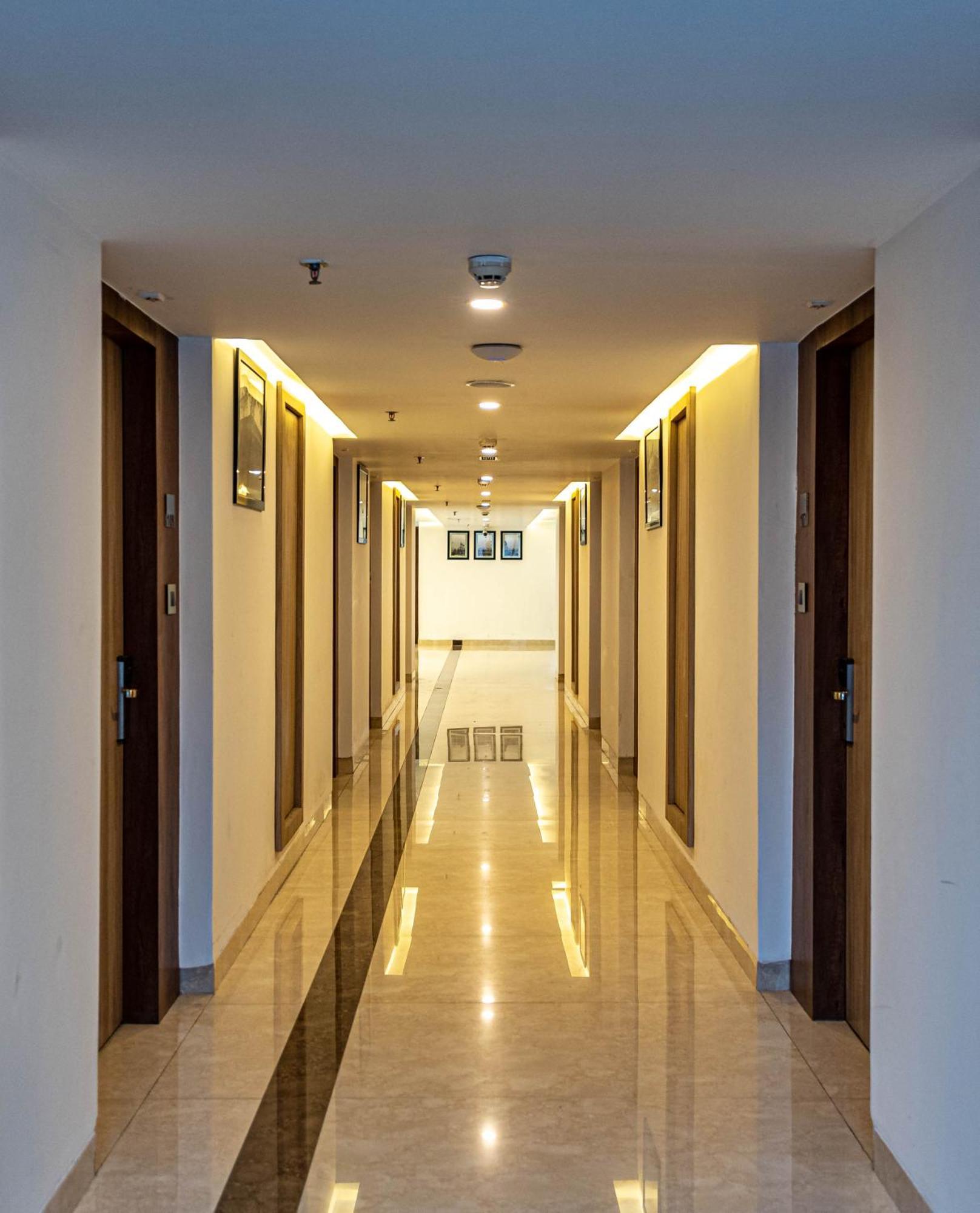 The Elite Lucknow Convention Hotel Экстерьер фото