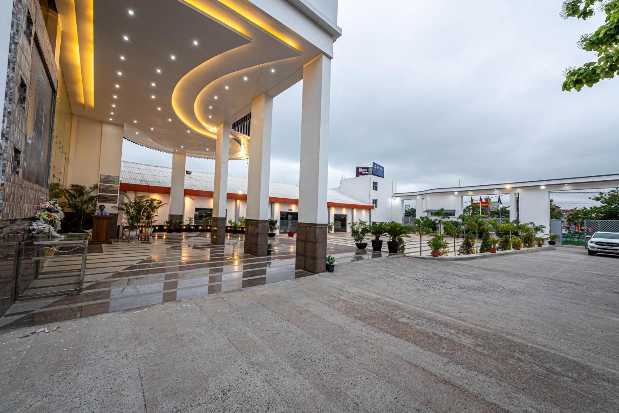 The Elite Lucknow Convention Hotel Экстерьер фото