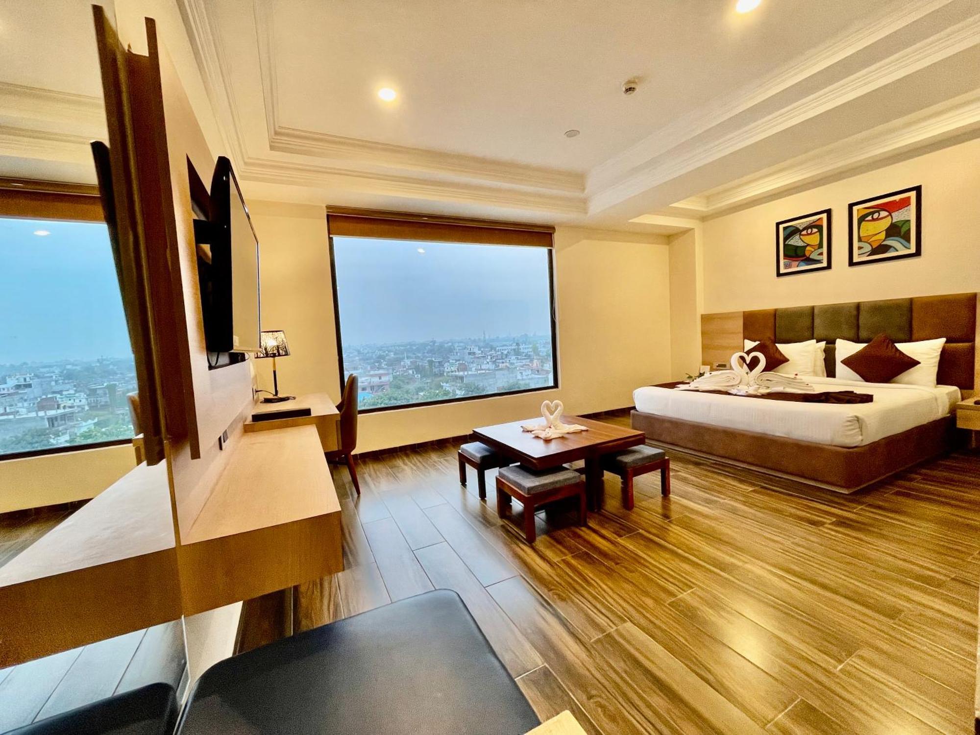 The Elite Lucknow Convention Hotel Экстерьер фото