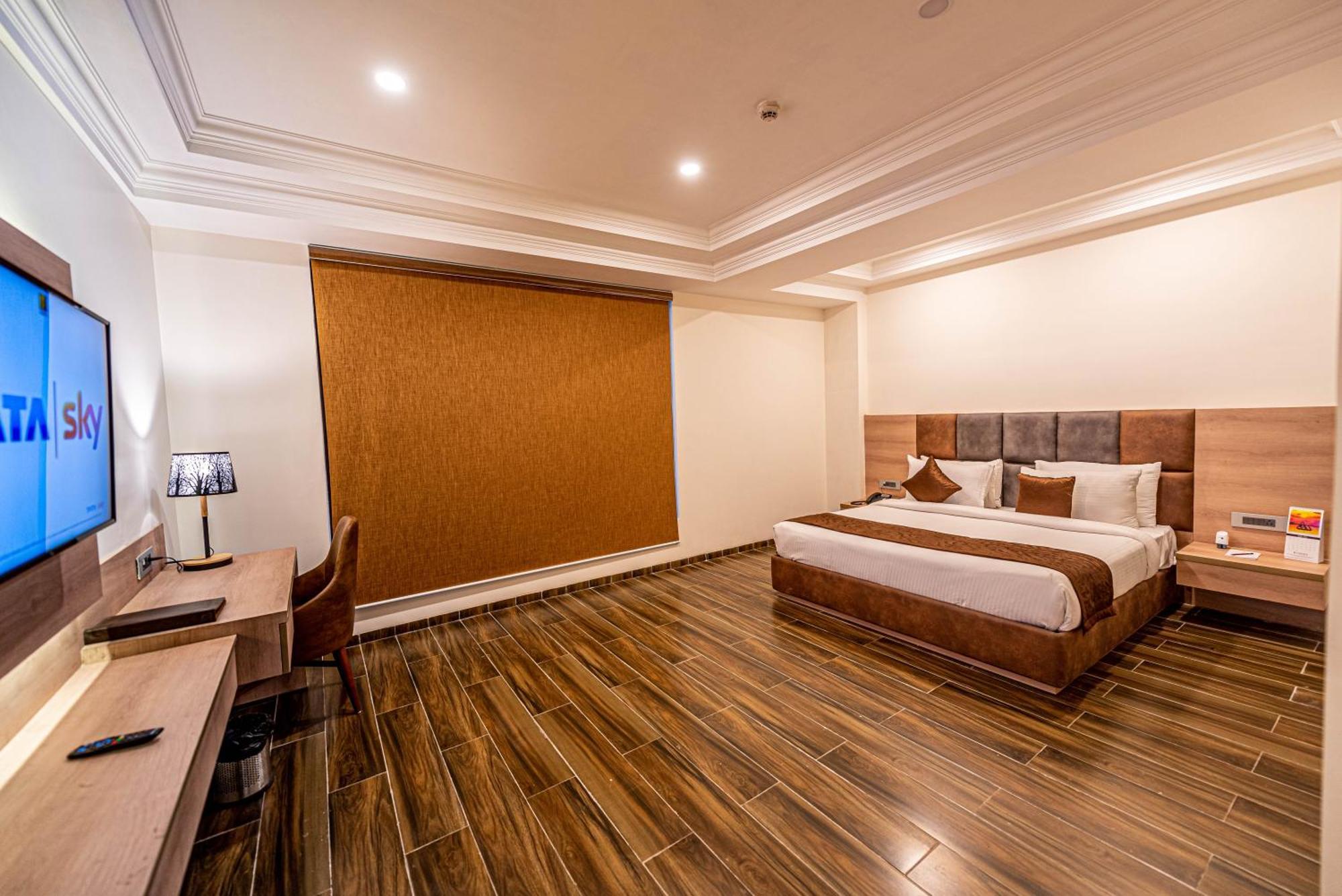 The Elite Lucknow Convention Hotel Экстерьер фото